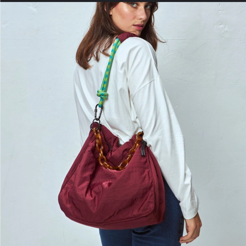 Rotunda Sant Hobo Bag in Burgundy